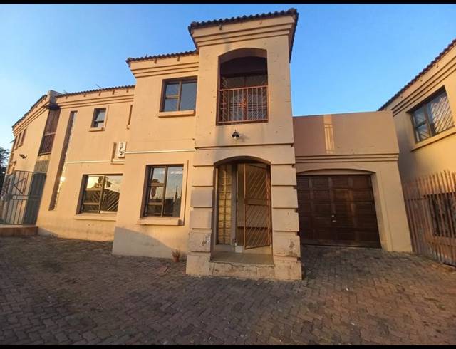 4 BEDROOM PROPERTY TO RENT IN LAUDIUM